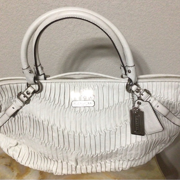 Ivory Coach Leather Tote Handbag - Picture 16 of 16